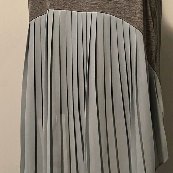 Urban Outfitters Sparkle & Fade Womens Gray high Low Hem Pleated Tank Top - Picture 4 of 9